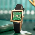 Dettaglio dell'orologio quadrato vintage con quadrante verde a raggio di sole e pelle - Nero
