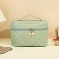 Minimalistische mintgrüne Kosmetiktasche aus PU-Leder mit Karomuster und Goldzipper - 21.5x15.5x14.5cm / Cremegrün