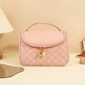 Trousse à maquillage rose à damier avec double fermeture éclair et charms de lune dorés - Checkered / rose vif