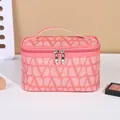 Große rosa Kosmetiktasche mit V-Muster, ideal für Reisen, mit silbernem Doppelreißverschluss - Knallrosa
