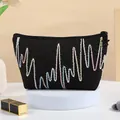 Neceser negro con bordado de ondas coloridas y cremallera metálica en forma de estrella - X-159-2 Negro