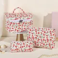 Set di tre borse da trucco floreali con tessuto trapuntato e piccoli fiori rossi - Piccolo / Red/Floral