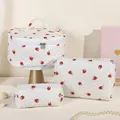 Lot de 3 trousses de maquillage matelassées avec motif tomates rouges et fermetures éclair - Blanc/kaki
