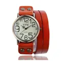 Vintage CCQ kwartshorloge met oranje lederen driedubbele wikkelband en bronzen studs - Oranje