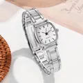 Montre à quartz élégante pour femme en acier inoxydable argenté avec boîtier coussin - Carré Échelle Noir et Blanc / Cadran Blanc Argenté