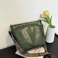 Retro dunkelgrüne Tragetasche aus strukturiertem PU-Leder mit breitem Tragegurt - Grün
