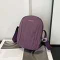 Borsa a tracolla in nylon viola impermeabile con tracolla regolabile e ricamo - Viola
