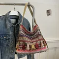 Sac fourre-tout ethnique en tricot avec motif géométrique bohème et détails de franges - Rouge