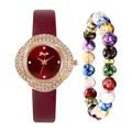 Damen-Armbanduhr mit Strass, Lederarmband und Marmorperlen-Armband im Set auf Weiß - Uhr Und Armband / Rot