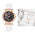 Detail von Roségold-Uhr mit Strass-Lünette und Schmetterling-Schmuckset - Weiß + Armband
