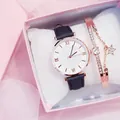 Dettaglio dell'orologio stellato in oro rosa con strass e set di bracciali coordinati - Set Orologio + Bracciale + Scatola Regalo / Cinturino Nero Quadrante Bianco