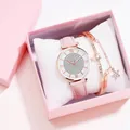 Horlogeset met roze lederen band en sterrenarmband met fonkelende strassteentjes - Horloge+Armband+Doos / Roze