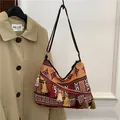 Bohemian geweven tote bag met kleurrijke geometrische patronen en sierkwastjes - Stijl 1