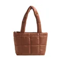 Braune gesteppte Daunen-Tote-Bag mit breiten Griffen und weicher, wattierter Textur - Khaki