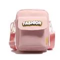 Bolso bandolera rosa minimalista para móvil con un parche bordado de moda suave - Estilo de Parche Fashion / Rosa