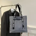 Blauw-grijze corduroy draagtas met PINK HOT-bandjes en handig ritsvak aan de voorzijde - Letterband Draagtas Stijl (Donkergrijs) / donkergrijs