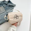 Beige Umhängetasche aus Cord mit niedlicher Hundestickerei und Schultergurt - Stil 2 (Stickerei Einzelner Hund) / Gebrochenes Weiß