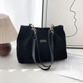 Grand sac cabas noir en velours côtelé avec bandoulière en chaîne et cuir élégant - Noir