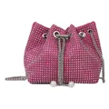 Rose roze strassteentjes bucket bag met zilveren ketting en elegante parelaccenten - Rozerood