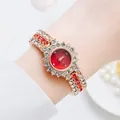 Dettagli di un orologio al quarzo di lusso in oro rosa con cristalli e quadrante sfumato rosso - Oro Rosa Rosso Solo Orologio