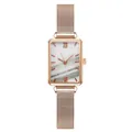 Dettaglio orologio quadrato in oro rosa con quadrante marmoreo e cinturino milanese - Bianco