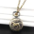 Orologio da taschino vintage in bronzo con rilievo di cavallo e catena lunga coordinata - Cavallo