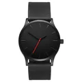 Minimalistische mattschwarze Uhr mit Lederarmband und rotem Sekundenzeiger auf Weiß - Schwarz
