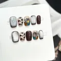 Dettaglio di unghie finte fatte a mano con effetto occhio di gatto, leopardo e strass a cuore - Extra Piccolo (XS) / Stile Cuore Diamante 3D Leopardo Occhio di Gatto (W458)