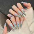 Holografische stiletto nepnagels met zilver vloeibaar metaal 3D art en parels - XS / Aurora Lange Stiletto Stijl