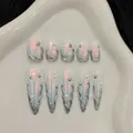 Irillerende aurora plaknagels met 3D zilveren reliëf en parels op wit dienblad - XS