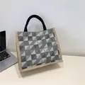 Borsa tote a scacchi grigi e bianchi con finiture in iuta per il pendolarismo - Nero