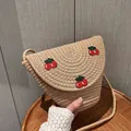 Sac à bandoulière en paille tressée beige avec de jolis détails de cerises brodées - Style Broderie Cerise (0857) / Kaki