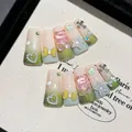 Unghie finte sfumate rosa e verdi con orsetti 3D e ciondoli di strass scintillanti - Extra Piccolo (XS)