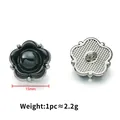 Botón de flor de metal plateado de 15mm con pétalos negros para abrigos y ropa - Pequeño