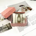 Damen-Set mit goldener quadratischer Uhr und Armbändern in rosa Geschenkbox - 3-teiliges Set mit Box / Gold