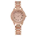 Détail d'une montre pour femme en or rose sertie de cristaux avec des chiffres romains - Montre Cadran Romain Or Rose Seule