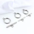 Fermoirs à bascule OT en acier inoxydable poli pour bijoux DIY sur fond blanc - Petit Style / Acier