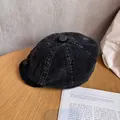 Primer plano de la textura de pana gris oscuro de una gorra retro tipo newsboy - Mediano / Negro