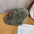 Primer plano de gorra de pana vintage en verde oliva con textura clásica de 8 paneles - Mediano / Verde Militar