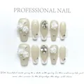 Faux ongles ballerine faits main avec roses 3D, perles et strass sur base nude - XS / Camélia Français