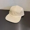 Dettaglio della trama in velluto a coste beige e cuciture della corona a 5 pannelli - Regolabile / Beige