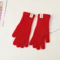 Leuchtend rote Plüsch-Strickhandschuhe mit „Hand“-Webetikett und flauschiger Textur - Einheitsgröße / Rot