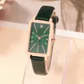 Dettaglio dell'orologio rettangolare oro rosa con quadrante malachite e pelle verde - Verde