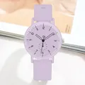 Montre à quartz minimaliste lavande avec bracelet en silicone souple et cadran - Mauve Clair