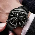 Montre GENEVA pour homme avec bracelet en cuir noir et chiffres romains sur cadran foncé - Montre Noire Uniquement