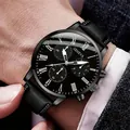 Dettaglio dell'orologio da uomo Geneva con cinturino in pelle nera e numeri romani - Solo Orologio Nero / Nero