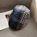 Gros plan d'une casquette patchwork rétro avec motifs pied-de-poule et rayures - Réglable / Bleu marine