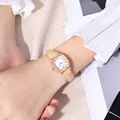 Elegante orologio da donna rettangolare in oro rosa con cinturino in pelle beige - Cachi