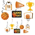 Set decorazioni festa a tema basket game day con spirali arancioni e ritagli da appendere - Cartellini e spirali appese a tema basket