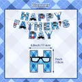 Striscione Happy Father's Day a rombi blu con icone di baffi per decoro festa - Bandiera Decorativa